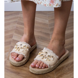 Beige Espadrilles mit Muscheln