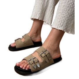 Hausschuhe für grüne Frauen mit dekorativen Schnallen beige