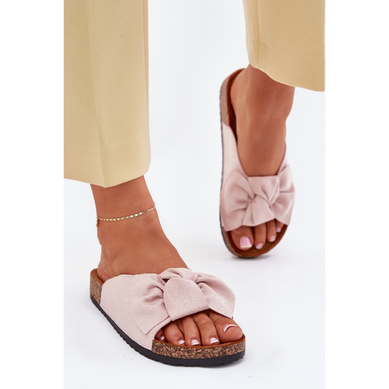 Damenflip Flops auf der Korksohle mit einem hellrosa Bogen