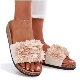 Frauenflip flops auf einer Korksohle mit dekorativen Blumen Beige