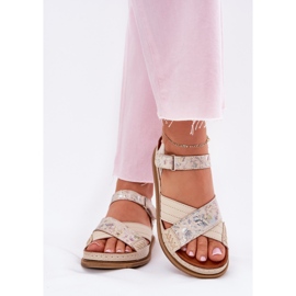 Damen-Ledersandalen für Frauen auf der Maciejka L7064-37 ECRU-Plattform beige