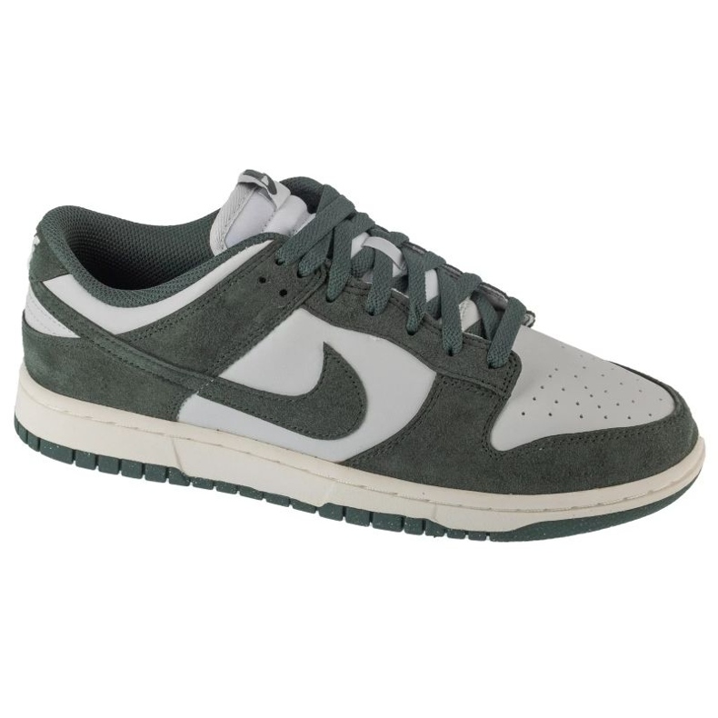 Nike Dunk Low Shoes in HJ7673-002 grün
