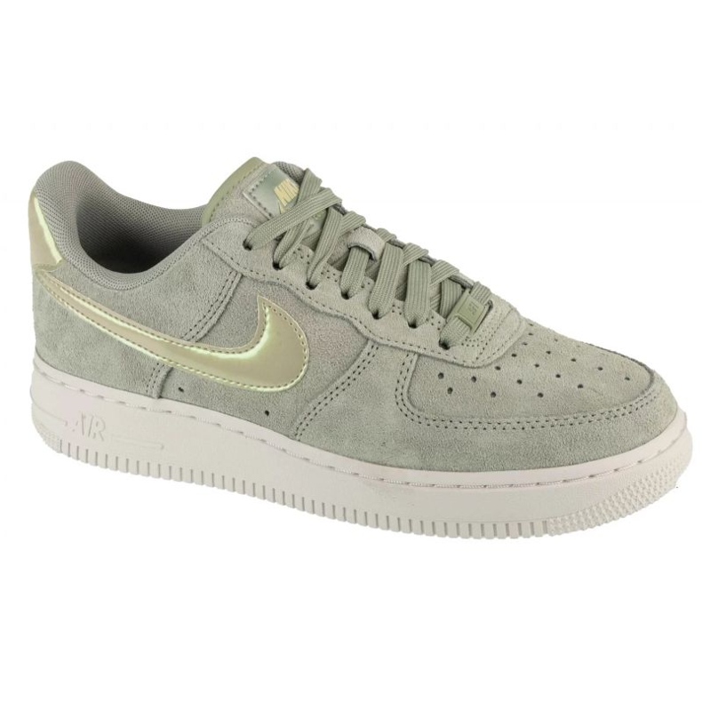 Nike Air Force 1 07 SE in HJ4401-300 grün