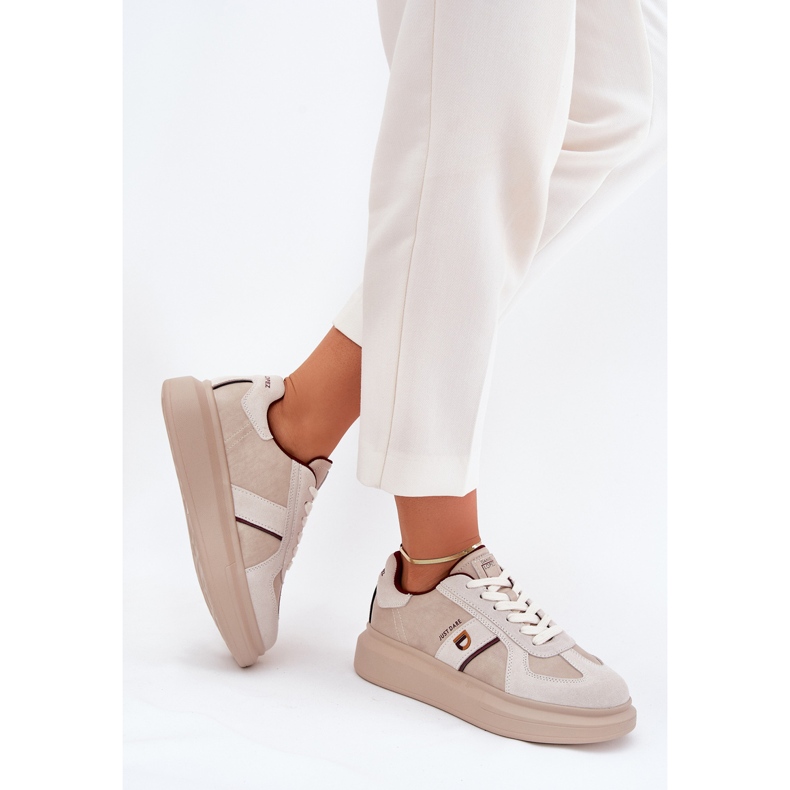 Damen -Leder -Sneaker auf der Big Star -Plattform von Daniel Lopez SS2D4003 Beige