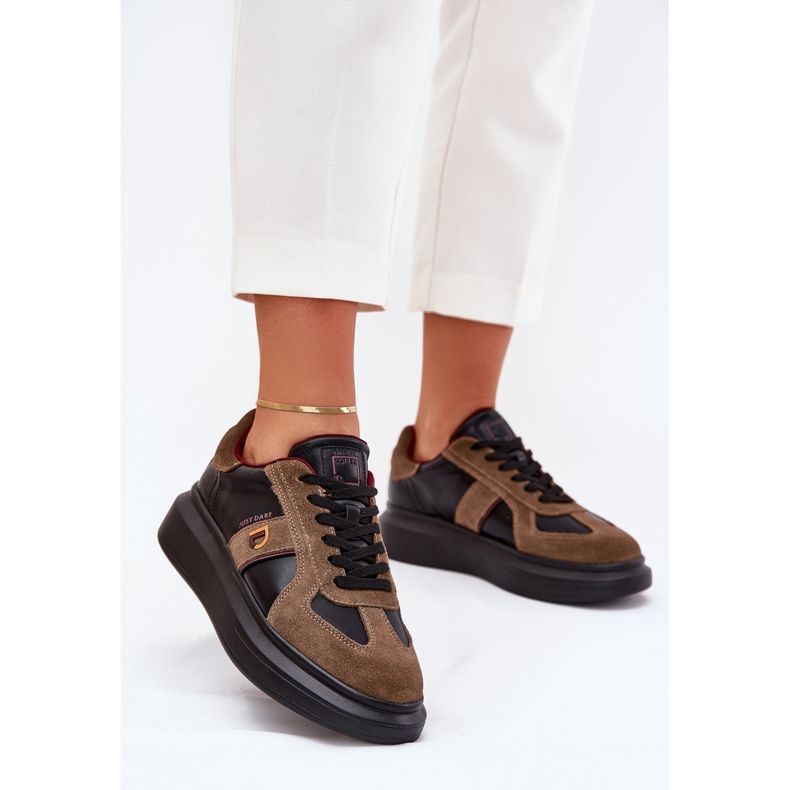 Damen -Leder -Sneaker auf der Big Star -Plattform von Daniel Lopez SS2D4001 Schwarz