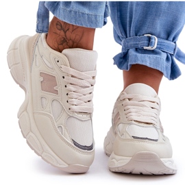 Frauensportschuhe mit beige Mesh