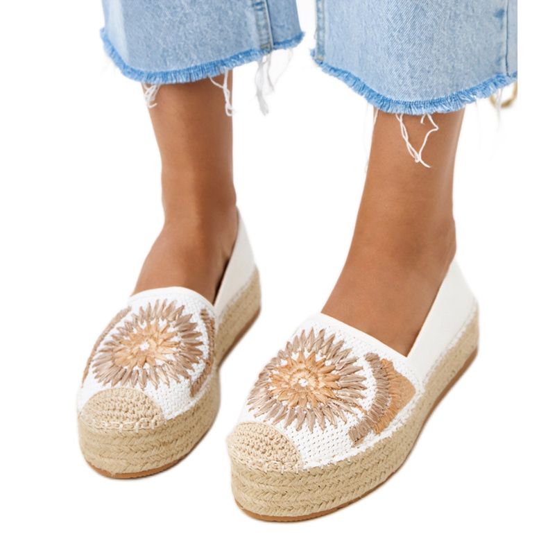 Weiße Espadrilles mit Stickerei auf der Lorin -Plattform