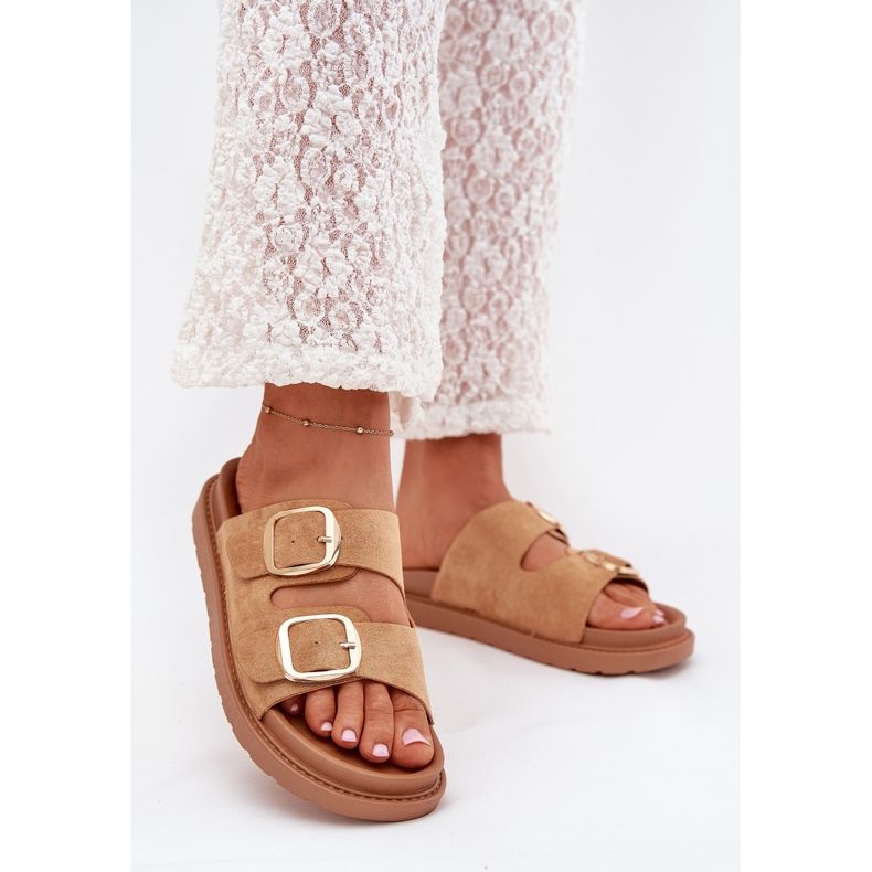 Boto Damenflip flops auf der Plattform mit Camel Veren -Goldschnallen braun