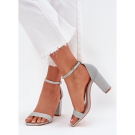 Boto Glänzende Frauensandalen auf dem Kavina Silver Post silber-