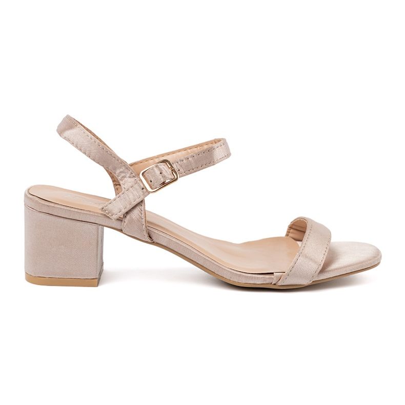 Shelvt Niedrige Satinsandalen beige
