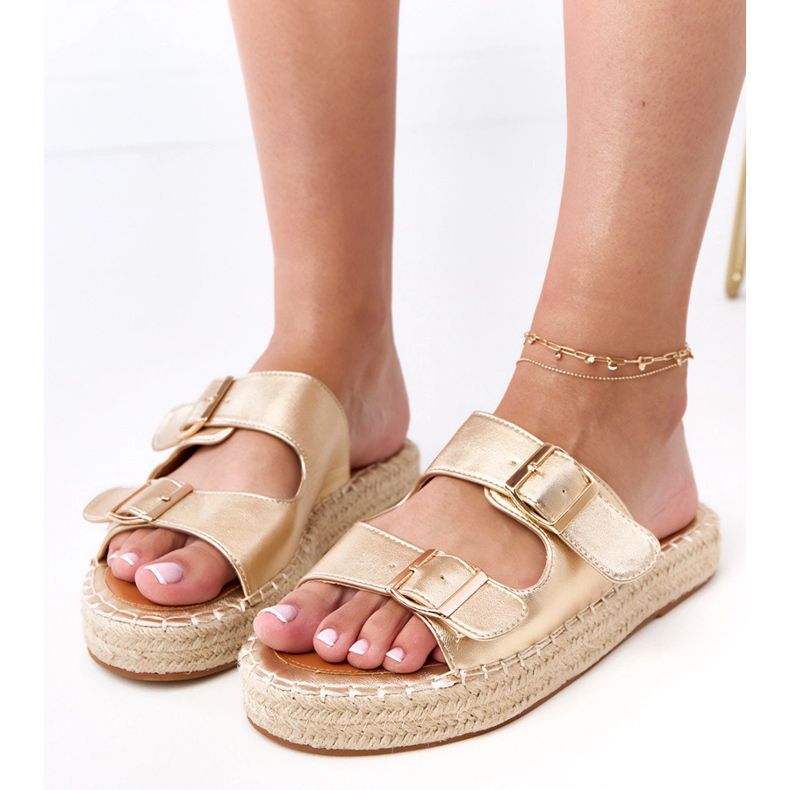 Goldene Hausschuhe Espadrilles mit Kasina -Schnallen