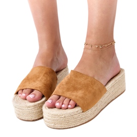 Brown Espadrilles Flip Flops auf der Klody -Plattform braun