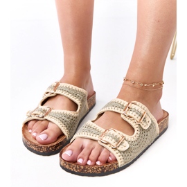 Grüne Häkeln Flip Flops auf der Lavreta Cork Sohle