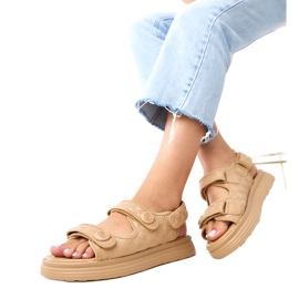 Dunkle beige Sandalen mit verstellbaren Bartgurten braun