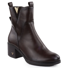Frauenstiefel auf dem posten isolierten Brown Vinceza 58581 braun