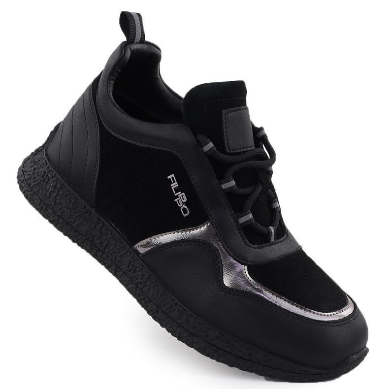 Damen -Lederschuhe für Frauen auf der Plattform Czarne Filippo DP7406 isoliert