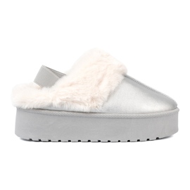 Shelvt Silberschnee mit Fell und Plattform silber-