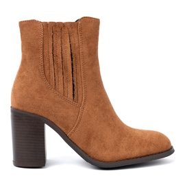 Shelvt Karamellstiefel auf dem ökologischen Wildlederposten