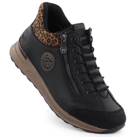 Frauenstiefel mit schwarzem Rieker N1457-00 isoliert