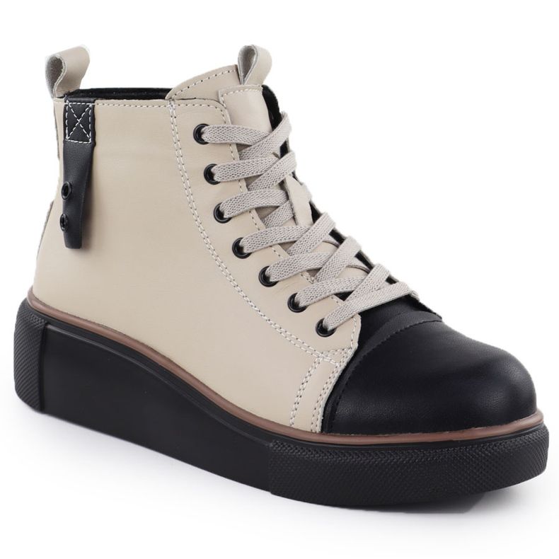 T.Sokolski Frauen Lederstiefel isoliert Beige. Sokolski Z24-218