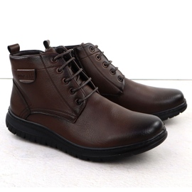 Die isolierten Männer von Männern brauner Unisoft 24MN16-7515