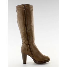 Stiefel auf der Plattform 0-32 khaki