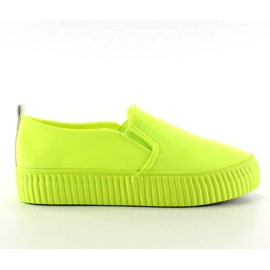 Ziehen Sie sich eine hochgerippte gelbe GF-40-Sohle an