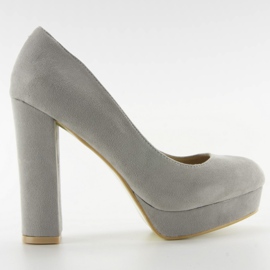 Pumps auf dem Pfosten und der Plattform 6086 Grau