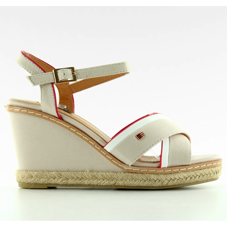 Sandalen auf dem Keil Tomy 1234 beige