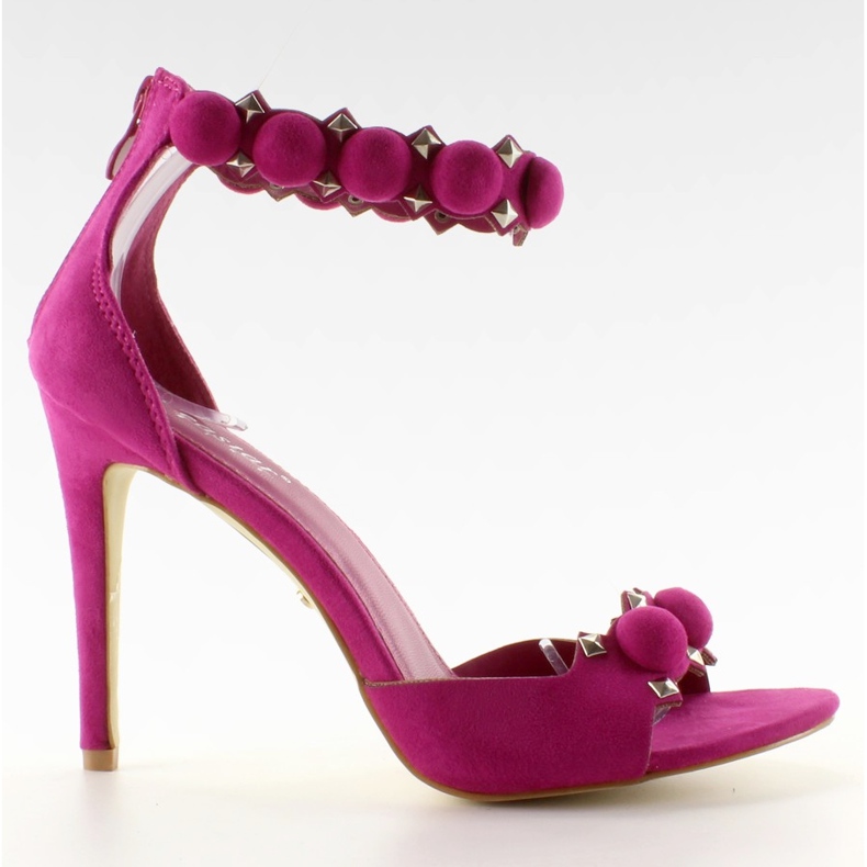 Sandalen an einem Pin Lustige Bälle Lila rosa