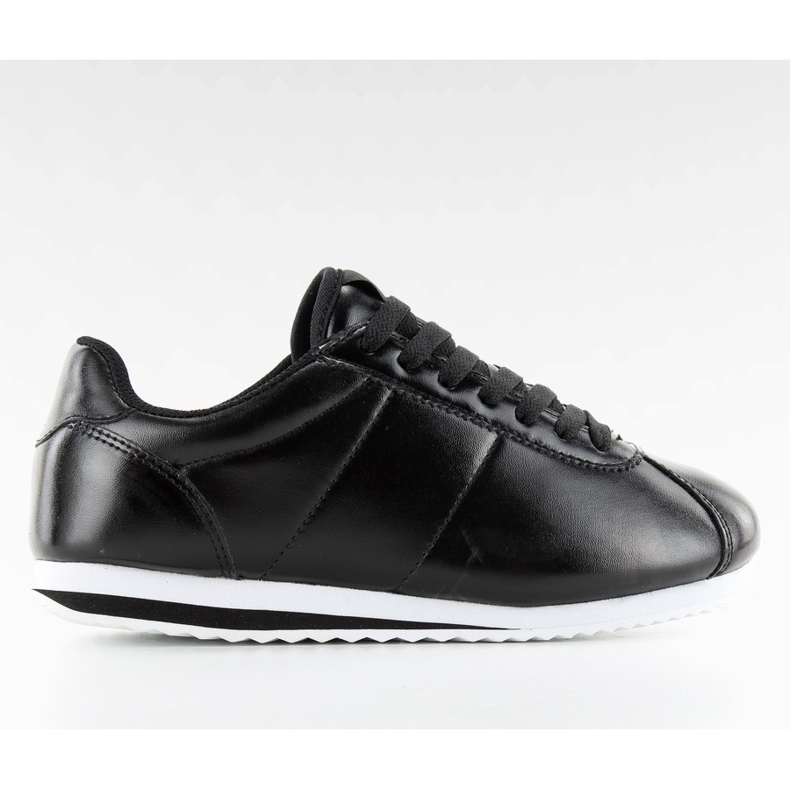 8849 Sportschuhe mit schwarzer Körnung