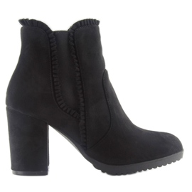 Hochhackige Stiefel mit Rüschen m269p Schwarz