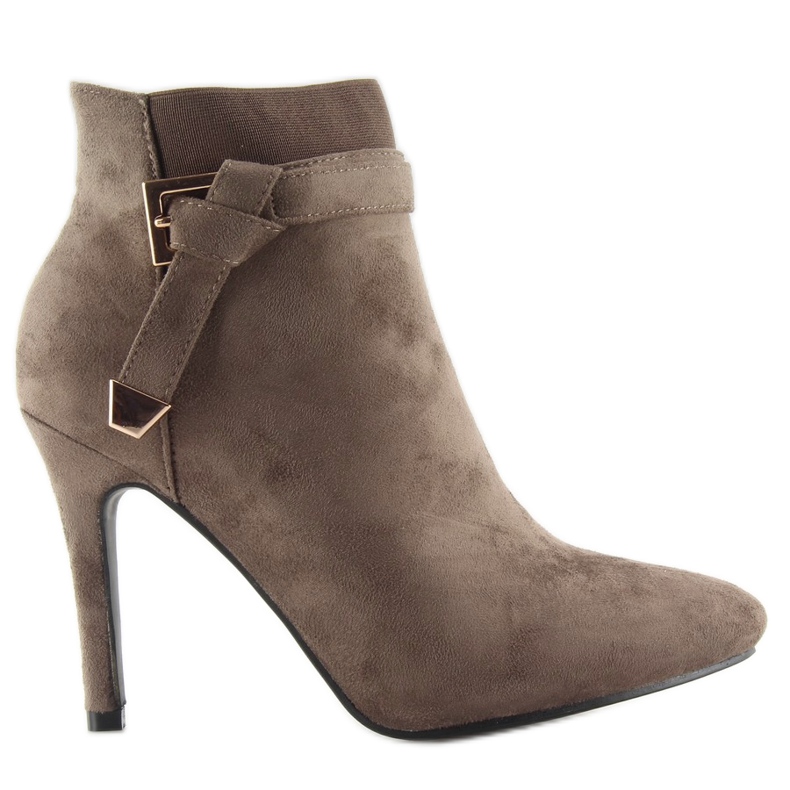 Stiefel auf einem braunen High Heel F74