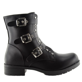 Schwarze Arbeitsstiefel mit schwarzen Nieten