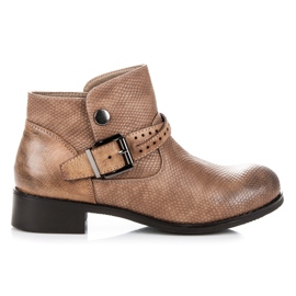 Niedrige Stiefel mit einem Muster braun