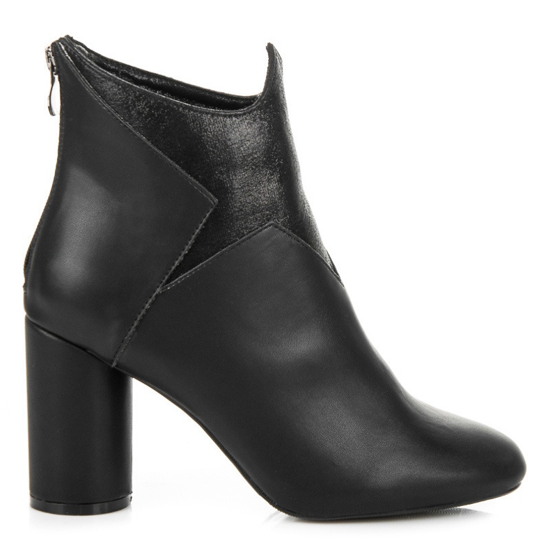 Vices Stiefel auf einem Pfosten schwarz