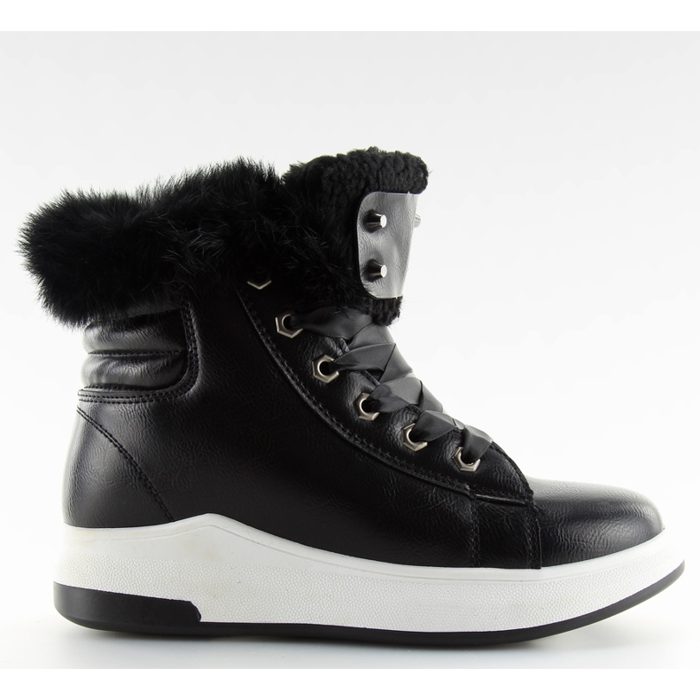 Isolierte Sportschuhe schwarz KB-039 Schwarz