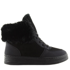 Schwarze Turnschuhe dick isoliert R138 schwarz