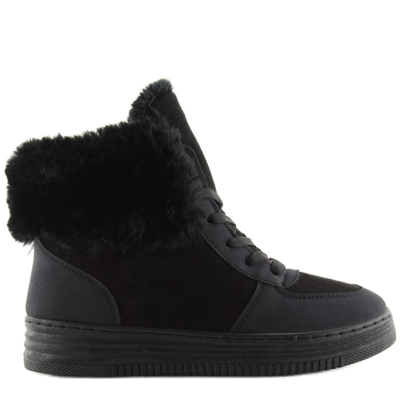 Schwarze Turnschuhe dick isoliert R138 schwarz