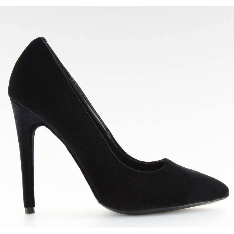 Velvet Pumps auf einem schwarzen Stift LE013P Black