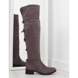 Offiziersschenkel mit grauen Bögen