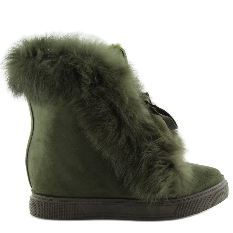 Keilstiefel mit grünem Fell