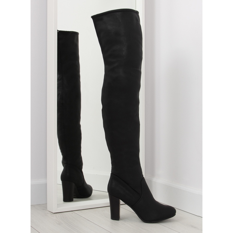 Schwarze hochhackige Overknee-Stiefel