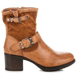 Super Mode Brown-Arbeiter auf einer Stange braun