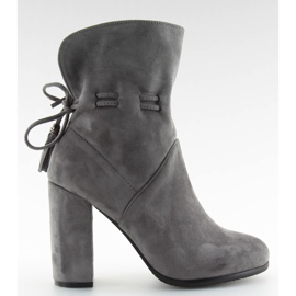 Graue Stiefel mit breiten Absätzen grau 1318 grau