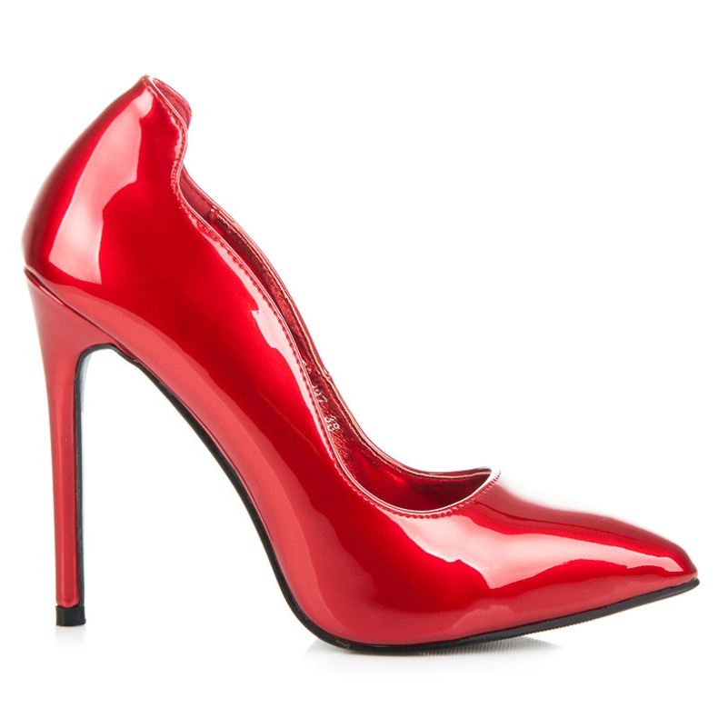 Via Giulia  Metallische Stifte in einem Spitz rot