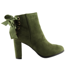 Grüne Stiefel auf dem Pfosten A852 grün