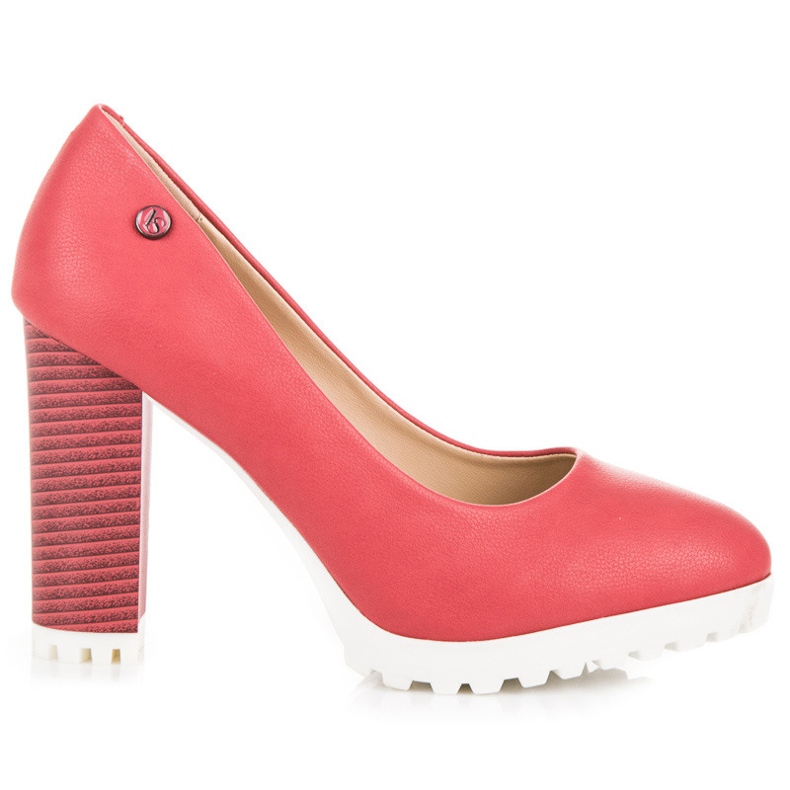 Vices Pumpen auf der Plattform rot