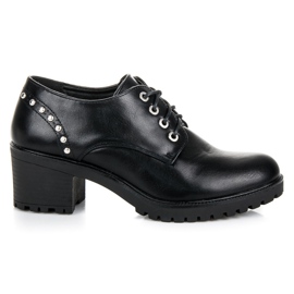 Seastar Schuhe auf einem Pfosten schwarz