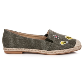 Bestelle Frühlings-Espadrilles mit Patches grün
